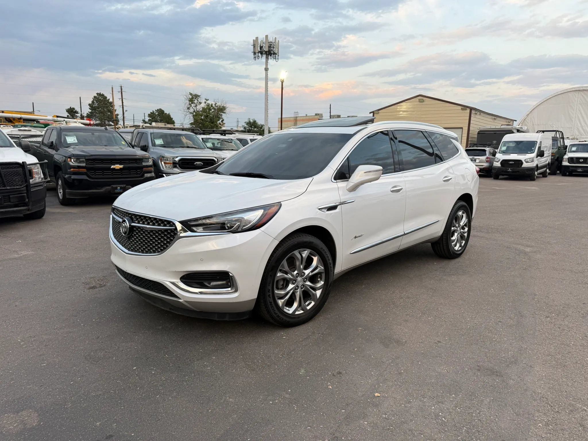 Used 2019 Buick Enclave Avenir w/ Avenir Technology Package AWD/4WD image 2