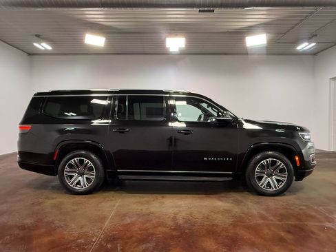 Used 2023 Jeep Wagoneer L Series II AWD/4WD image 23