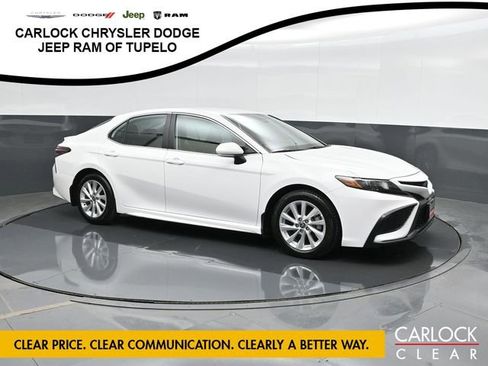 Used 2024 Toyota Camry SE image 5