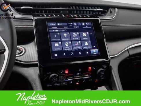 Used 2025 Jeep Grand Cherokee Altitude image 13