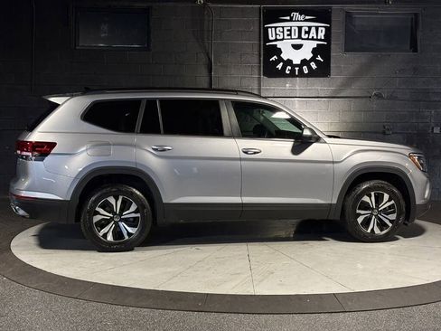 Used 2024 Volkswagen Atlas SE AWD/4WD image 7