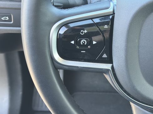 Certified 2025 Volvo XC60 B5 Plus AWD/4WD image 19