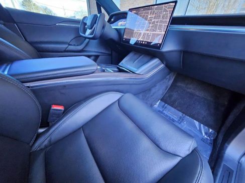 Used 2022 Tesla Model X image 55