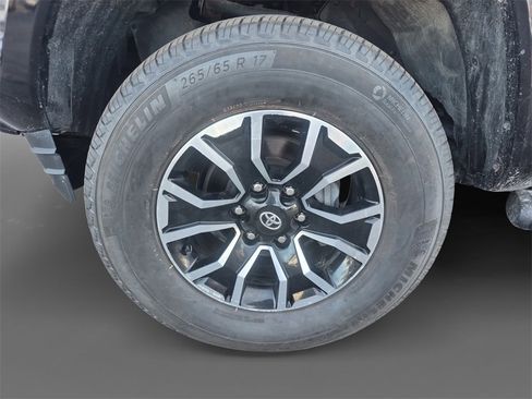 Used 2022 Toyota Tacoma TRD Sport image 13