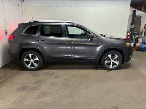 Used 2021 Jeep Cherokee Limited AWD/4WD image 4