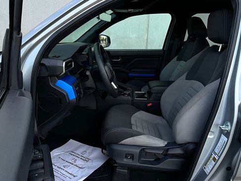 Used 2025 Toyota Tacoma TRD Off-Road image 10