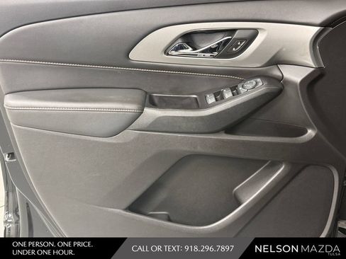 Used 2019 Chevrolet Traverse LS FWD image 18