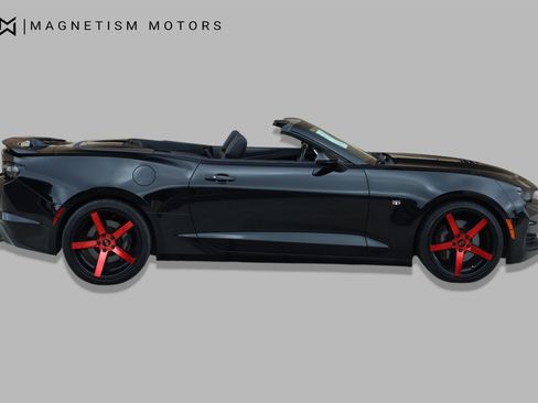 Used 2019 Chevrolet Camaro SS RWD image 5