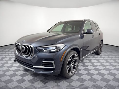 Used 2022 BMW X5 sDrive40i w/ Parking Assistance Package RWD image 1