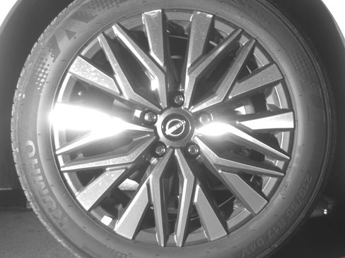 Used 2025 Nissan Altima 2.5 SV FWD image 13