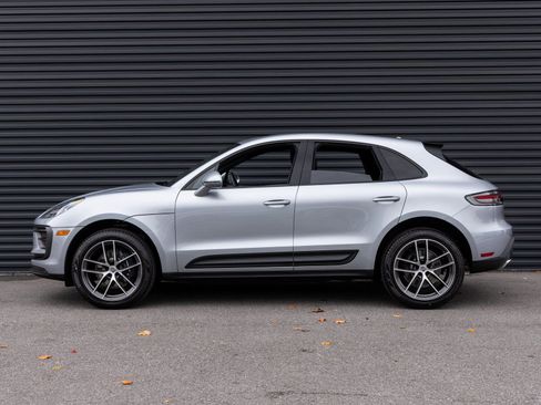 Certified 2026 Porsche Macan AWD/4WD image 2