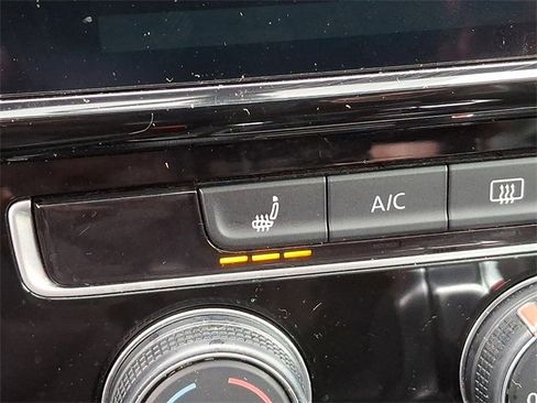 Used 2019 Volkswagen GTI SE image 27