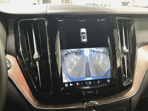 Used 2023 Volvo XC60 B5 Plus w/ Climate Package image 19