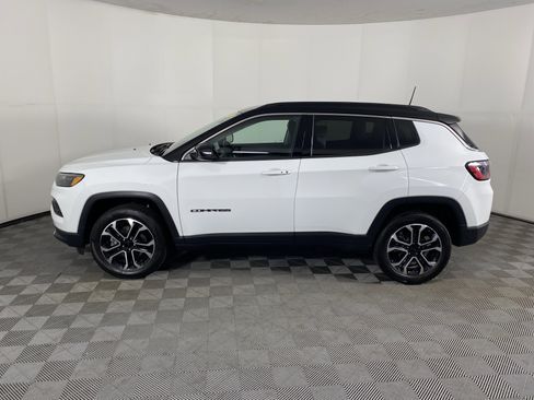 Used 2022 Jeep Compass Limited image 10