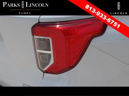 Used 2020 Ford Explorer Platinum w/ Premium Technology Package image 11