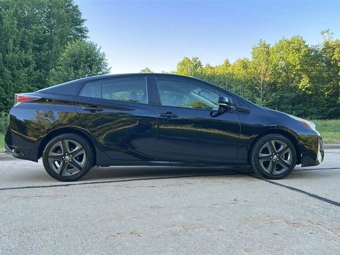 Used 2016 Toyota Prius Three Touring FWD image 7