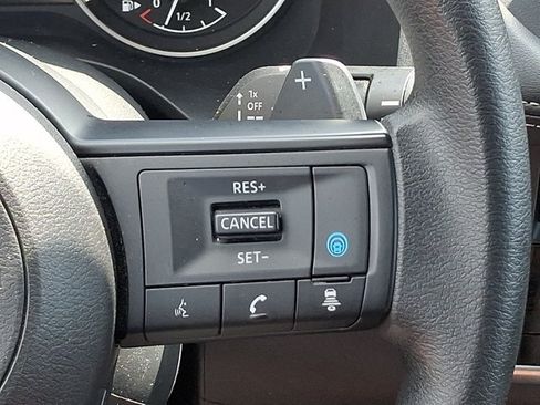 Used 2024 Nissan Rogue SV AWD/4WD image 21