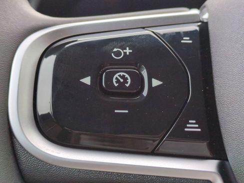 New 2026 Volvo XC90 B6 Plus w/ Protection Package Premier image 24