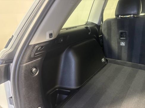 Used 2023 Jeep Grand Cherokee Limited AWD/4WD image 9