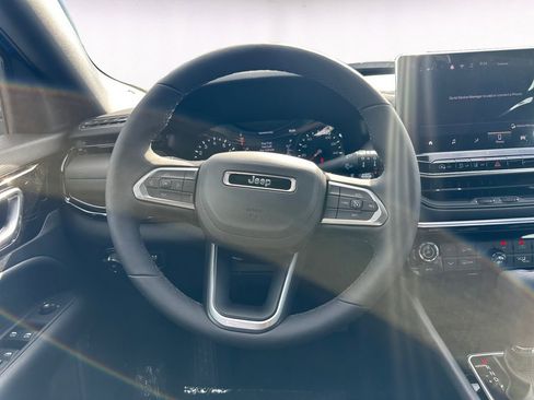 New 2026 Jeep Compass Latitude image 12