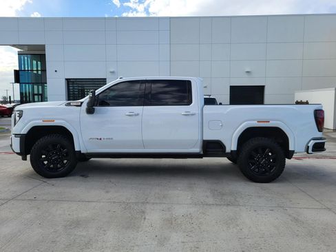Used 2024 GMC Sierra 2500 AT4 w/ AT4 Premium Plus Package image 3