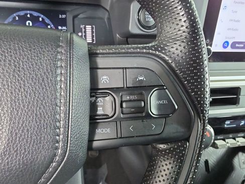Certified 2025 Toyota Tacoma SR5 AWD/4WD image 16
