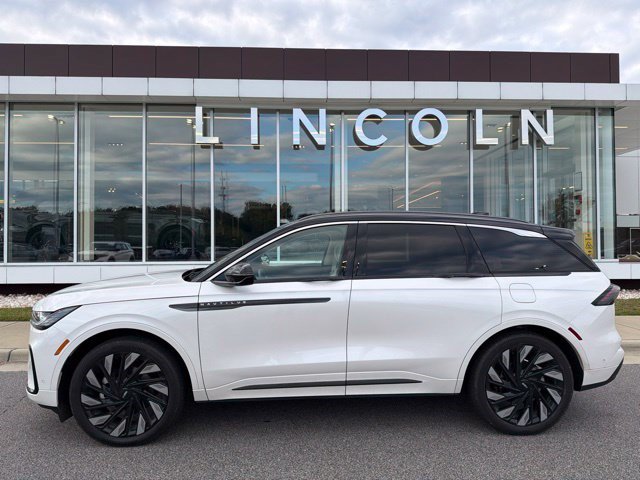 Used 2024 Lincoln Nautilus Black Label w/ Jet Appearance Package (87T) AWD/4WD image 2