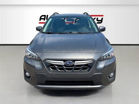 Used 2023 Subaru Crosstrek 2.0i Premium image 2