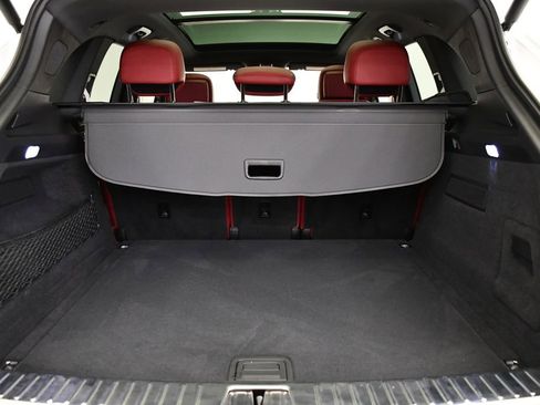 Used 2023 Porsche Cayenne Platinum Edition image 57