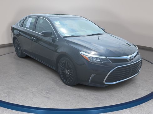 Used 2016 Toyota Avalon Touring FWD image 3