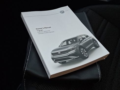 Used 2024 Volkswagen Tiguan S image 28