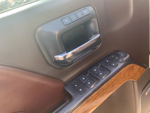Used 2015 Chevrolet Silverado 1500 High Country w/ High Country Premium Package image 10