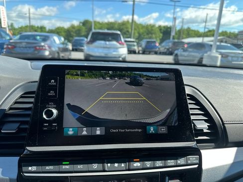 Used 2025 Honda Odyssey Touring image 25
