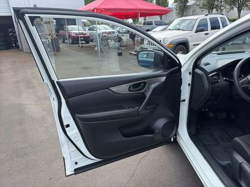 Used 2022 Nissan Rogue Sport S AWD/4WD image 9