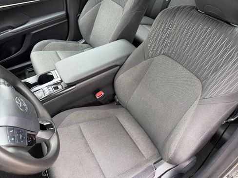 Used 2025 Toyota Camry LE image 36