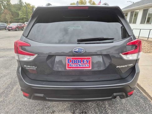 Used 2022 Subaru Forester Premium image 3