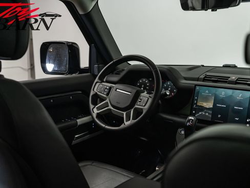 Used 2024 Land Rover Defender 110 SE image 44