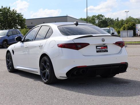 Used 2018 Alfa Romeo Giulia Quadrifoglio w/ Driver Assist Dynamic Package RWD image 11