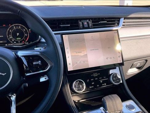 New 2025 Jaguar F-PACE R-Dynamic S image 6