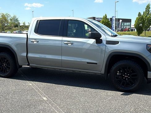 Used 2023 GMC Sierra 1500 Elevation w/ X31 Off-Road Package AWD/4WD image 3