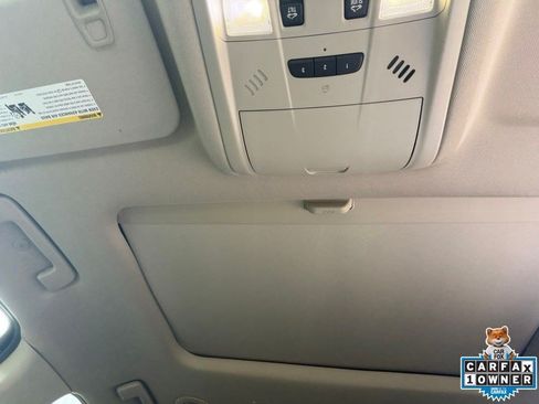 Used 2018 GMC Acadia Denali w/ Technology Package FWD image 19