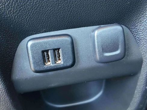 Used 2015 GMC Canyon SLE w/ All-Terrain Package image 21