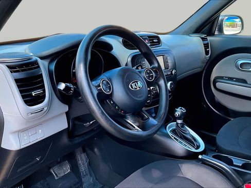 Used 2017 Kia Soul FWD image 18