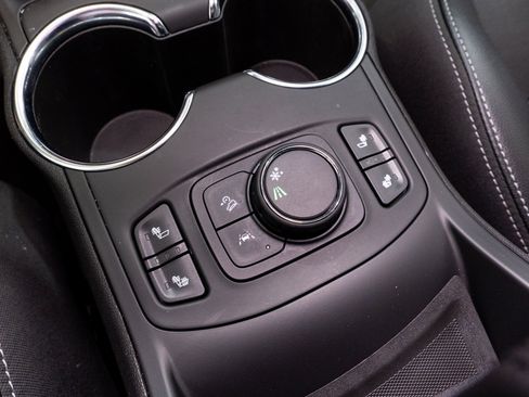 Used 2024 GMC Terrain SLT w/ Infotainment Package II FWD image 25