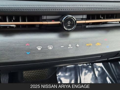 Used 2025 Nissan Ariya FWD image 23