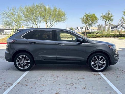 Used 2017 Ford Edge Titanium w/ Equipment Group 302A AWD/4WD image 2