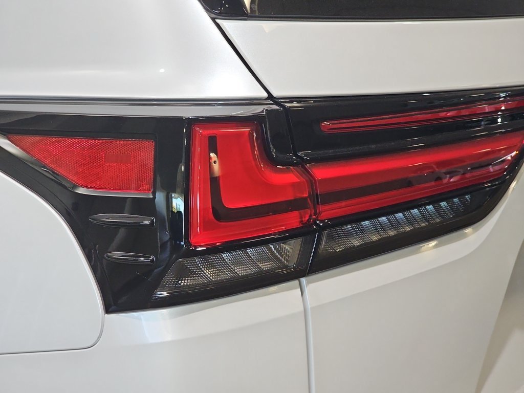 New 2026 Lexus LX 700h Luxury w/ Appearance Package AWD/4WD image 33