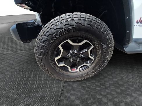 Used 2022 Jeep Gladiator Rubicon w/ Cold Weather Group AWD/4WD image 13