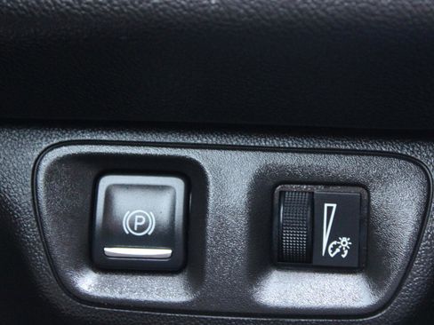 Used 2018 GMC Acadia SLE image 30