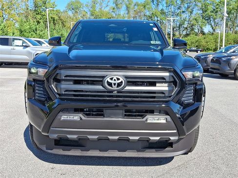New 2025 Toyota Tacoma SR5 image 2